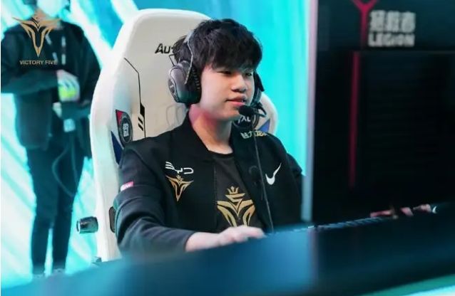 被迫在不成 被迫在不成