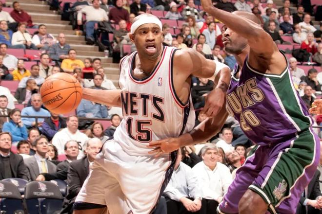 他在被压到 他在被压到